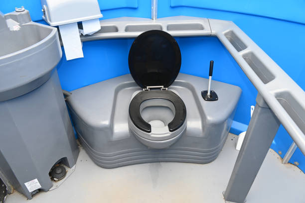 Best Sanitation services for porta potties  in Inverness, IL